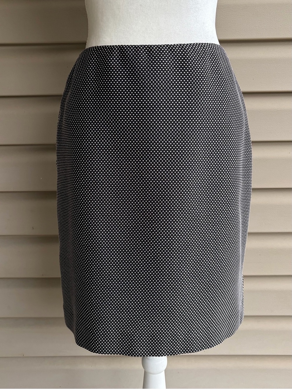 •Linda Allard Ellen Tracy• Black/White Textured Dot Career Skirt - Size 8
